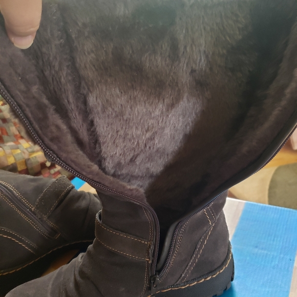 BareTraps Fleece lined boots - Picture 7 of 8